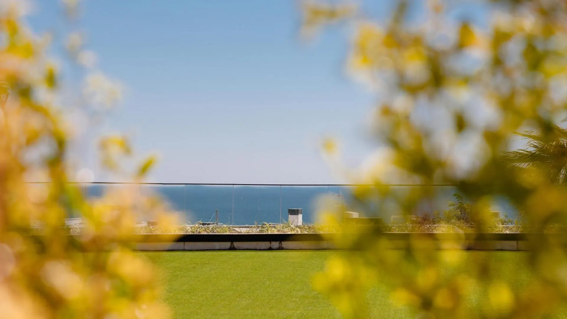 Luxurious 2 Bedroom Apartment Close To The Beach In Estepona