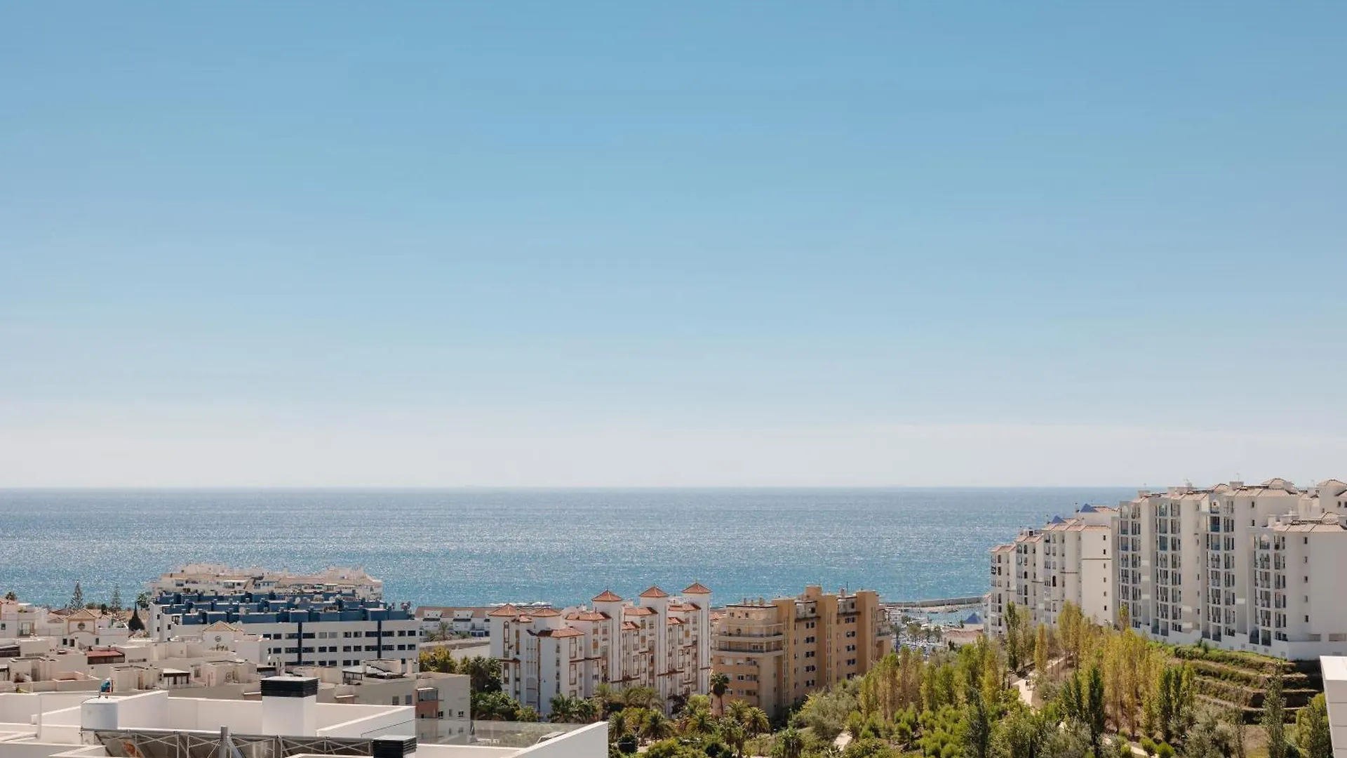 Luxurious 2 Bedroom Apartment Close To The Beach In Estepona 0*,  Spain