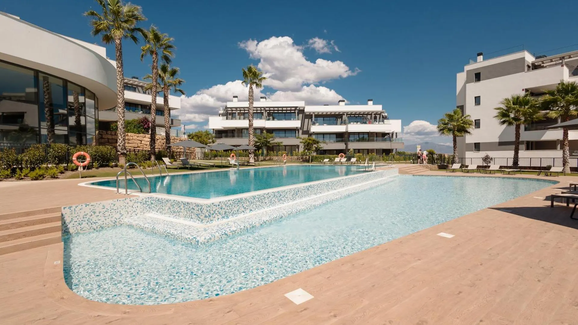 Luxurious 2 Bedroom Apartment Close To The Beach In Estepona 0*,  Spain