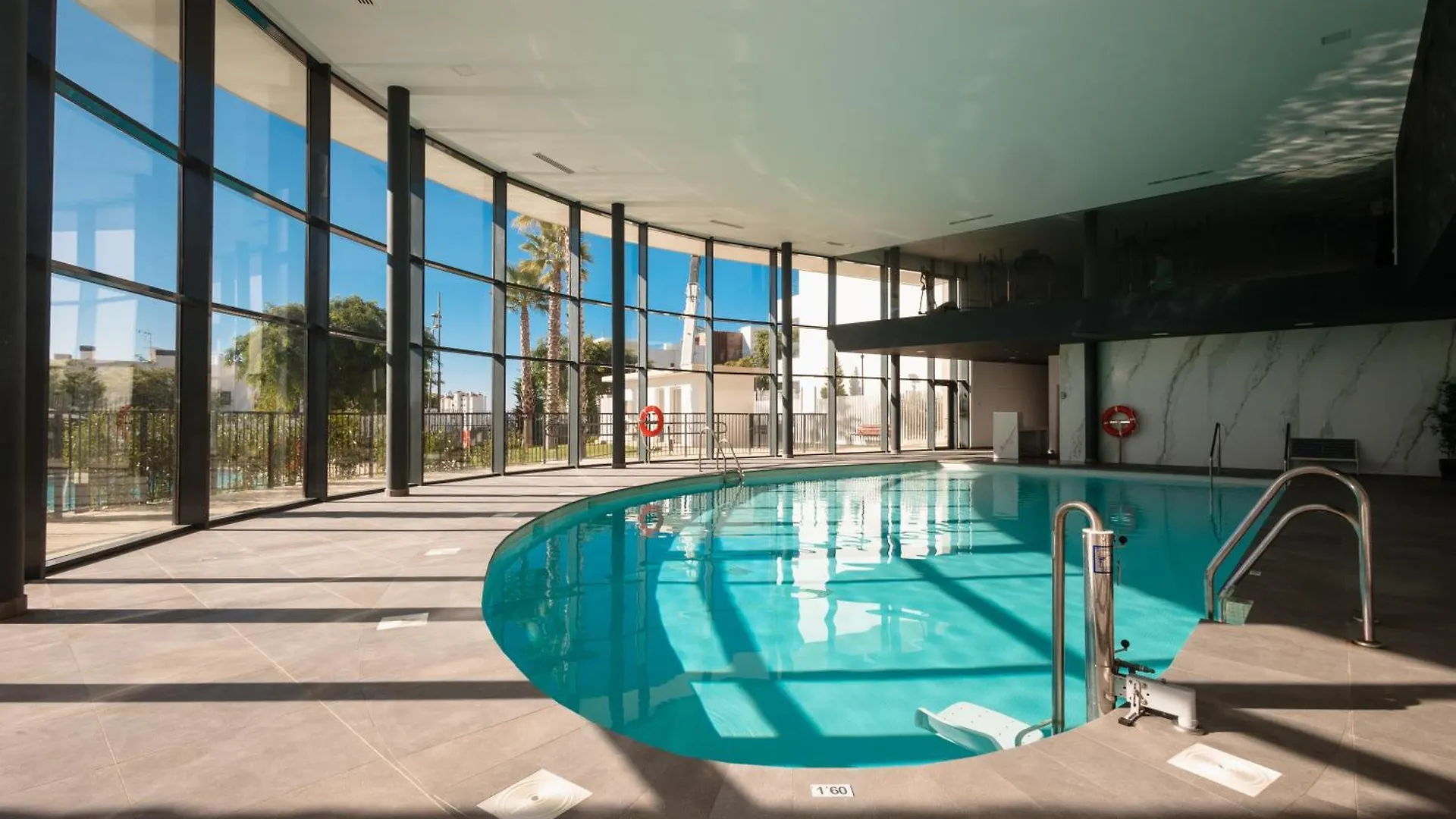 Luxurious 2 Bedroom Apartment Close To The Beach In Estepona Spain
