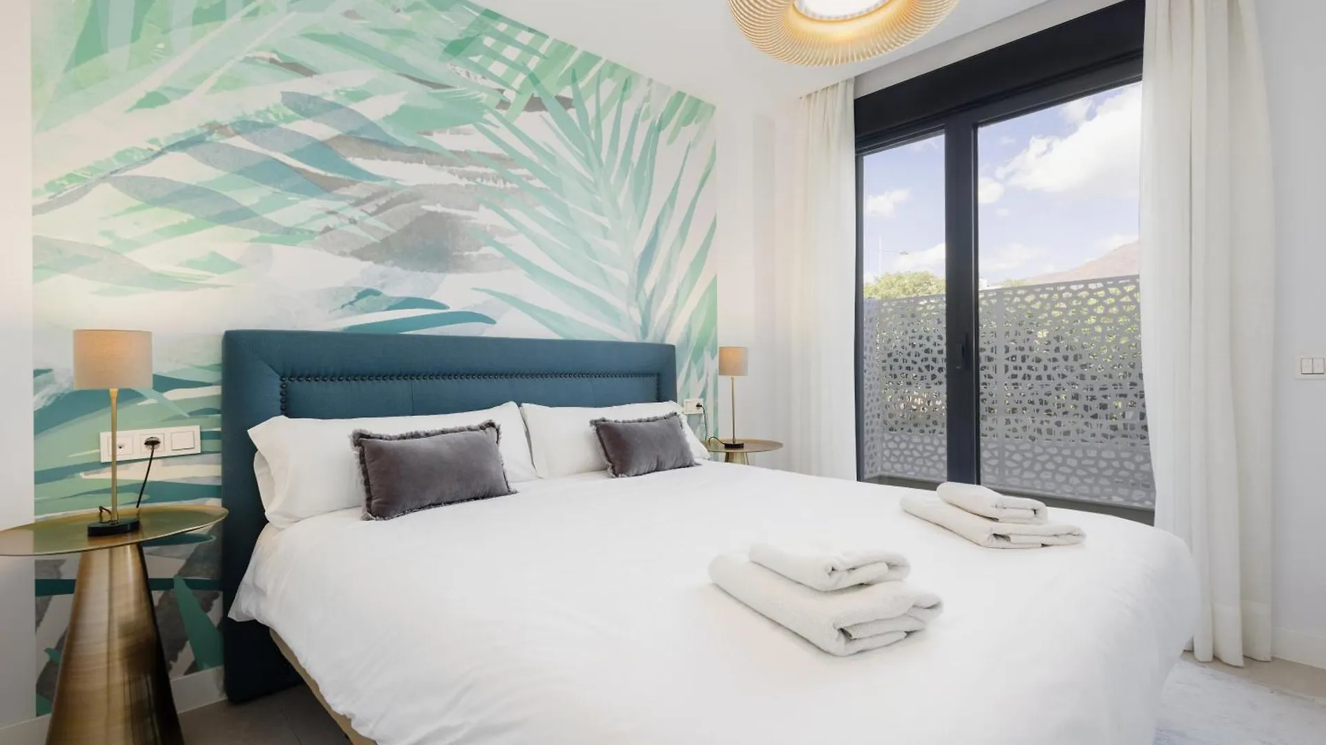 Luxurious 2 Bedroom Apartment Close To The Beach In Estepona 0*,  Spain