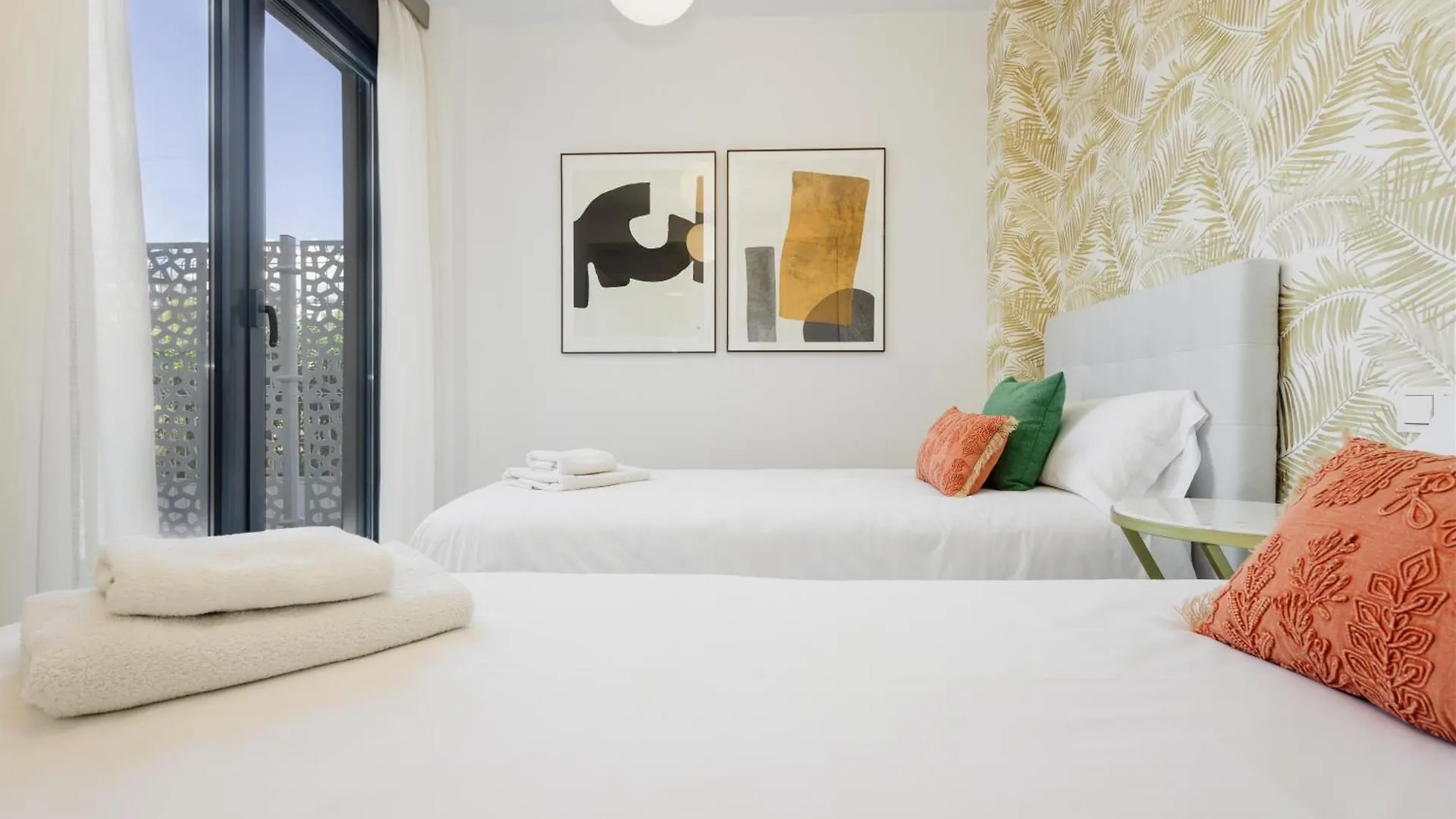 Luxurious 2 Bedroom Apartment Close To The Beach In Estepona Spain