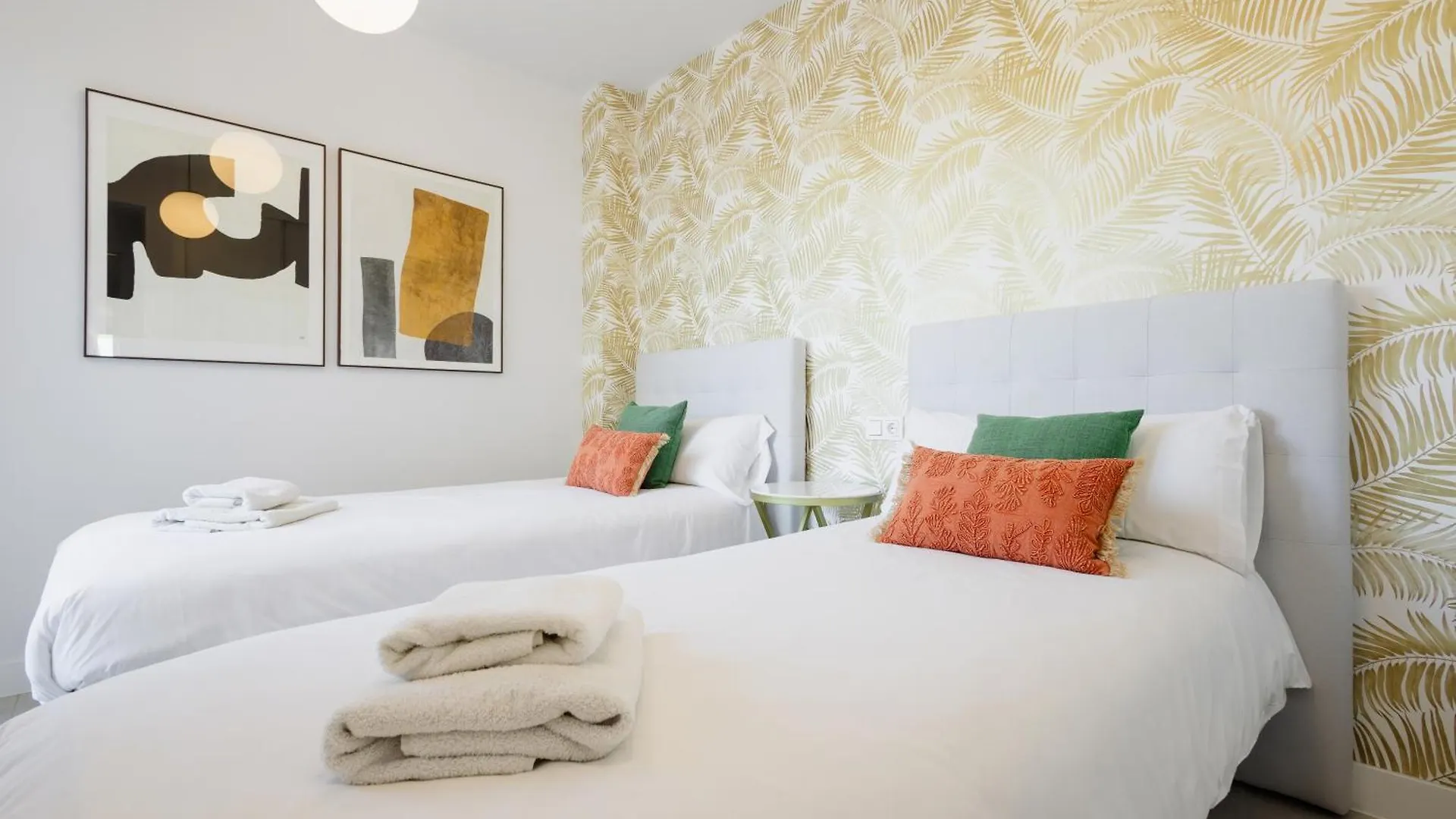 Luxurious 2 Bedroom Apartment Close To The Beach In Estepona Spain