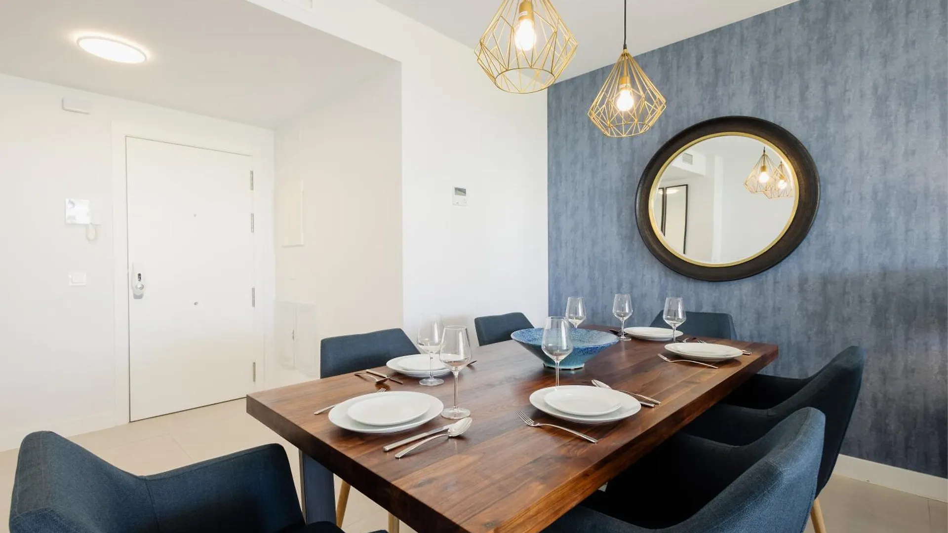 Luxurious 2 Bedroom Apartment Close To The Beach In Estepona 0*,