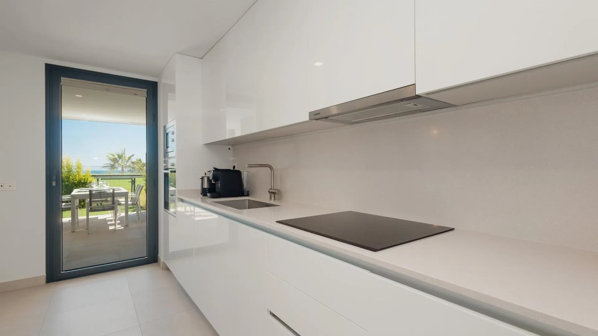 Luxurious 2 Bedroom Apartment Close To The Beach In Estepona