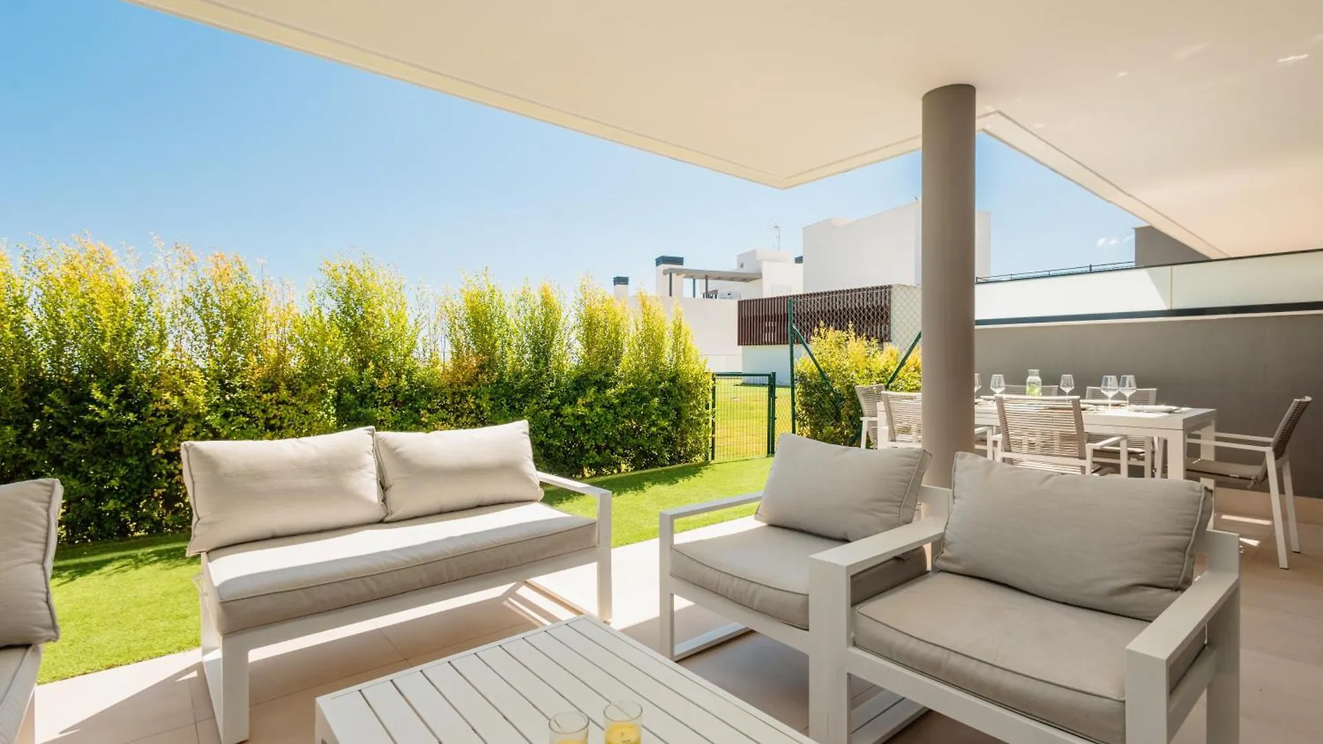 Luxurious 2 Bedroom Apartment Close To The Beach In Estepona Spain